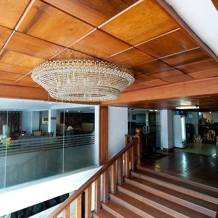 Circuit Hotel & Cafe - Nana Hotel Phnom Pen Exterior foto