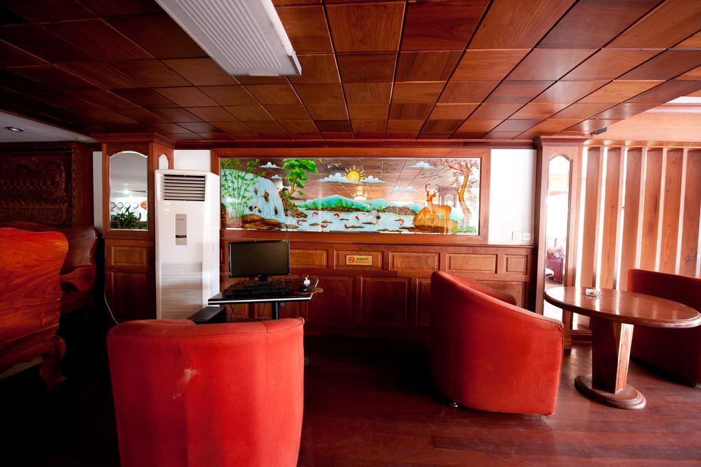 Circuit Hotel & Cafe - Nana Hotel Phnom Pen Exterior foto