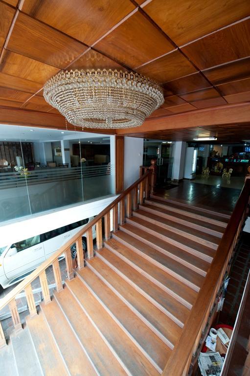 Circuit Hotel & Cafe - Nana Hotel Phnom Pen Exterior foto