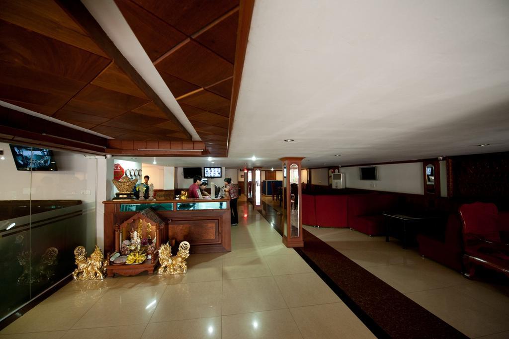 Circuit Hotel & Cafe - Nana Hotel Phnom Pen Exterior foto