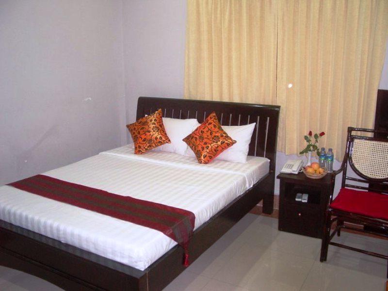Circuit Hotel & Cafe - Nana Hotel Phnom Pen Exterior foto